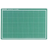 Коврик (мат) для резки BRAUBERG 3-слойный, А3 (450х300 мм), двусторонний, толщина 3 мм, зеленый, 236904
