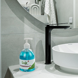 Мыло жидкое антибактериальное Люир 500 мл (с дозатором)