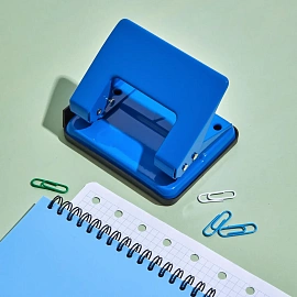 Дырокол Выбор есть (Attache Economy) до 20 листов синий с линейкой