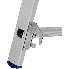 Лестница универсальная Сибртех алюминиевая трехсекционная 3x8 ступеней (97818)