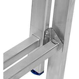 Лестница универсальная Сибртех алюминиевая трехсекционная 3x8 ступеней (97818)