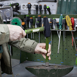 Молоток слесарный с фиберглаcсовой рукояткой 800 г Дело Техники (315080)