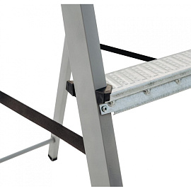 Стремянка стальная Новая Высота 1150105 5 ступеней