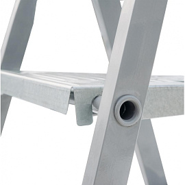 Стремянка стальная Новая Высота 1150105 5 ступеней