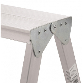 Стремянка алюминиевая 2x2 ступени Новая Высота 1120202 фото Стремянка алюминиевая 2x2 ступени Новая Высота 1120202