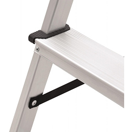 Стремянка алюминиевая 2x2 ступени Новая Высота 1120202 фото Стремянка алюминиевая 2x2 ступени Новая Высота 1120202