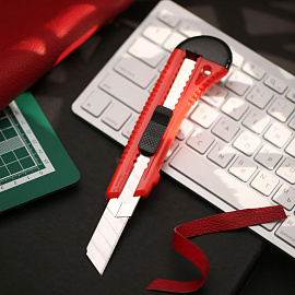 Нож универсальный Attache Selection SX28 (ширина лезвия 18 мм)