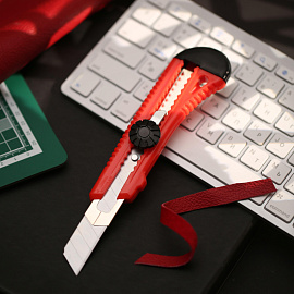 Нож универсальный Attache Selection SX28-1 (ширина лезвия 18 мм)