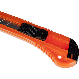 Нож канцелярский Attache с фиксатором (ширина лезвия 18 мм)