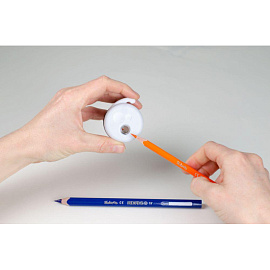 Точилка для карандашей Kores Spooky пластиковая с контейнером серая