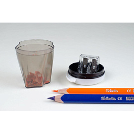 Точилка для карандашей Kores Spooky пластиковая с контейнером серая