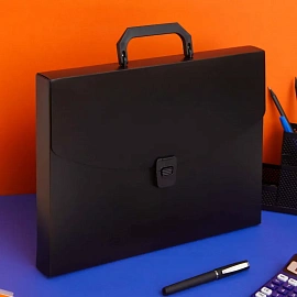 Папка-портфель пластиковая Attache Economy A4 черная (33х25 см, 1 отделение)
