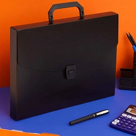 Папка-портфель пластиковая Attache Economy A4 черная (33х25 см, 1 отделение)