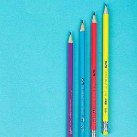 Карандаш чернографитный HB с ластиком Deli Scribe EU50806 заточенный шестигранный