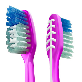 Зубная щетка Colgate Эксперт Чистоты средней жесткости