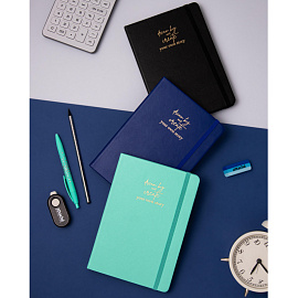 Ежедневник недатированный Attache Story искусственная кожа А5 136 листов чёрный с фиксирующей резинкой (чёрный обрез)