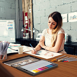 Карандаши акварельные Deli шестигранные 72 цвета с кистью в наборе