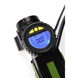 Компрессор автомобильный STVOL SCR45D, манометр, фонарь 45 л/мин, 14А фото Компрессор автомобильный STVOL SCR45D, манометр, фонарь 45 л/мин, 14А