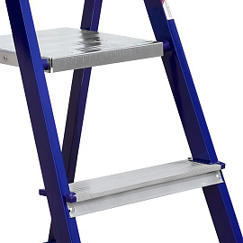 Стремянка стальная Алюмет М8403 3 ступени