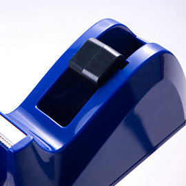 Диспенсер для клейкой ленты Deli E814 пластиковый (максимальная ширина ленты 18 мм)