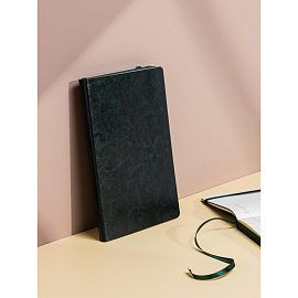 Ежедневник недатированный Attache Flex искусственная кожа Soft Touch А5 136 листов зелёный с фиксирующей резинкой (зелёный обрез)