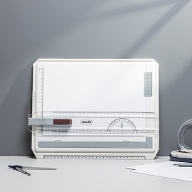 Доска-планшет пластиковая маркерная для черчения (кульман) Attache А4 37x29 см (горизонтальная, белая рабочая поверхность, с рейсшиной и треугольником