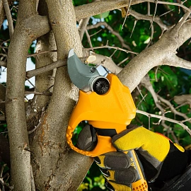 Секатор аккумуляторный Denzel CP-30 18В Li-Ion 59435