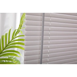 Жалюзи Комус Мебель ПВХ горизонтальные пластиковые белые (90х160 см)