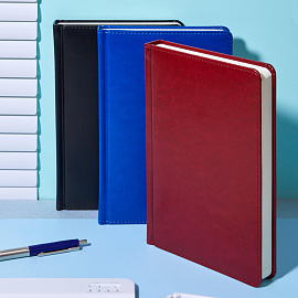 Ежедневник недатированный Attache искусственная кожа тиснение А5 160 листов бордовый