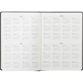 Ежедневник недатированный Attache Classic искусственная кожа тиснение А4 136 листов чёрный