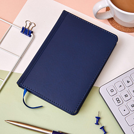 Ежедневник недатированный Attache Classic искусственная кожа тиснение А4 136 листов синий