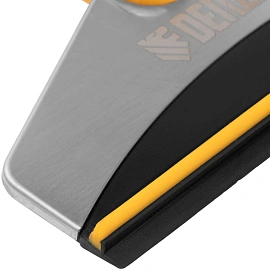 Скребок для удаления льда с водосгоном, усиленн. удлиненн. Denzel 55349