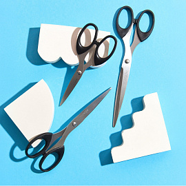 Ножницы 190 мм Attache с пластиковыми симметричными ручками черного цвета