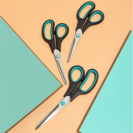 Ножницы 169 мм Attache с пластиковыми прорезиненными анатомическими ручками черного/зеленого цвета