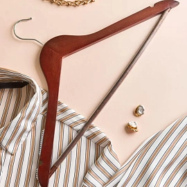 Вешалка-плечики Attache F6612NJ-LW3 деревянная с выемками и перекладиной (размер 48-50, орех, 3 штуки в упаковке)