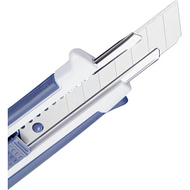 Нож канцелярский Attache Selection с антискользящими вставками и точилкой для карандаша (ширина лезвия 18 мм)