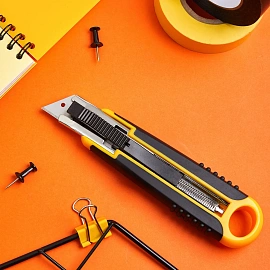 Нож промышленный безопасный Attache Selection усиленный 18 мм чёрный/жёлтый