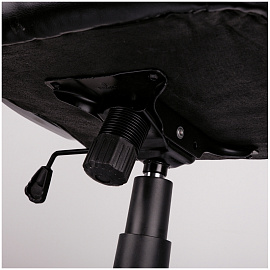 Кресло руководителя Helmi HL-E18 "Character" экокожа черная