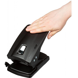 Дырокол Maped Essentials Metal до 70 листов черный (406411)