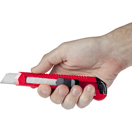 Нож канцелярский Attache с фиксатором (ширина лезвия 18 мм)