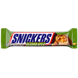 Шоколадный батончик Snickers с лесным орехом 81 г