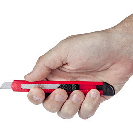 Нож канцелярский Attache с фиксатором (ширина лезвия 9 мм)