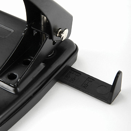 Дырокол металлический BRAUBERG "Classic", до 25 л., черный, 229697