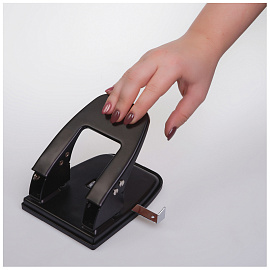 Дырокол OfficeSpace 30л., металлический, черный, с линейкой фото Дырокол OfficeSpace 30л., металлический, черный, с линейкой