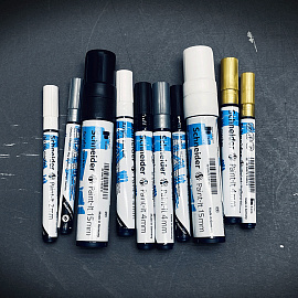 Маркер акриловый Schneider Paint-It 320 чёрный (толщина линии 4 мм) фото Маркер акриловый Schneider Paint-It 320 чёрный (толщина линии 4 мм)