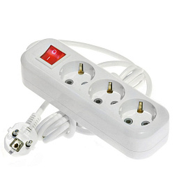 Удлинитель LUX У3-ЕВК-05 3 розетки 5 м с заземлением и выключателем белый фото Удлинитель LUX У3-ЕВК-05 3 розетки 5 м с заземлением и выключателем белый