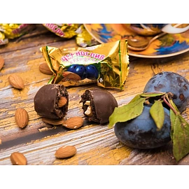 Конфеты шоколадные Кремлина Чернослив с миндалем 1 кг