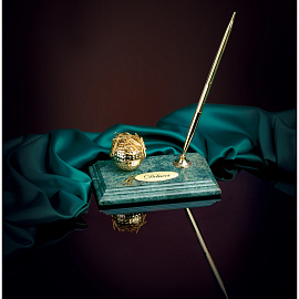 Подставка под ручку Delucci с диспенсером для скрепок, зеленый мрамор фото Подставка под ручку Delucci с диспенсером для скрепок, зеленый мрамор