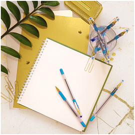 Ручка шариковая масляная с грипом MUNHWA "MC Gold", ГОЛУБАЯ, корпус прозрачный, узел 0,5 мм, линия письма 0,3 мм, BMC-12 фото Ручка шариковая масляная с грипом MUNHWA "MC Gold", ГОЛУБАЯ, корпус прозрачный, узел 0,5 мм, линия письма 0,3 мм, BMC-12