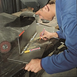 Маркер промышленный лаковый Edding E-8750/4 зелёный 2-4 мм фото Маркер промышленный лаковый Edding E-8750/4 зелёный 2-4 мм